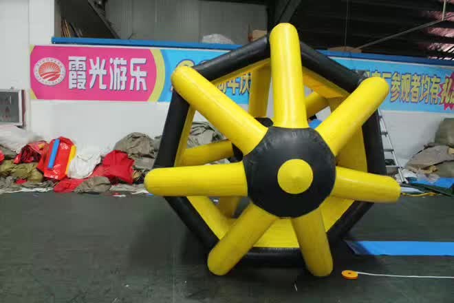 成安充气水上滚筒球